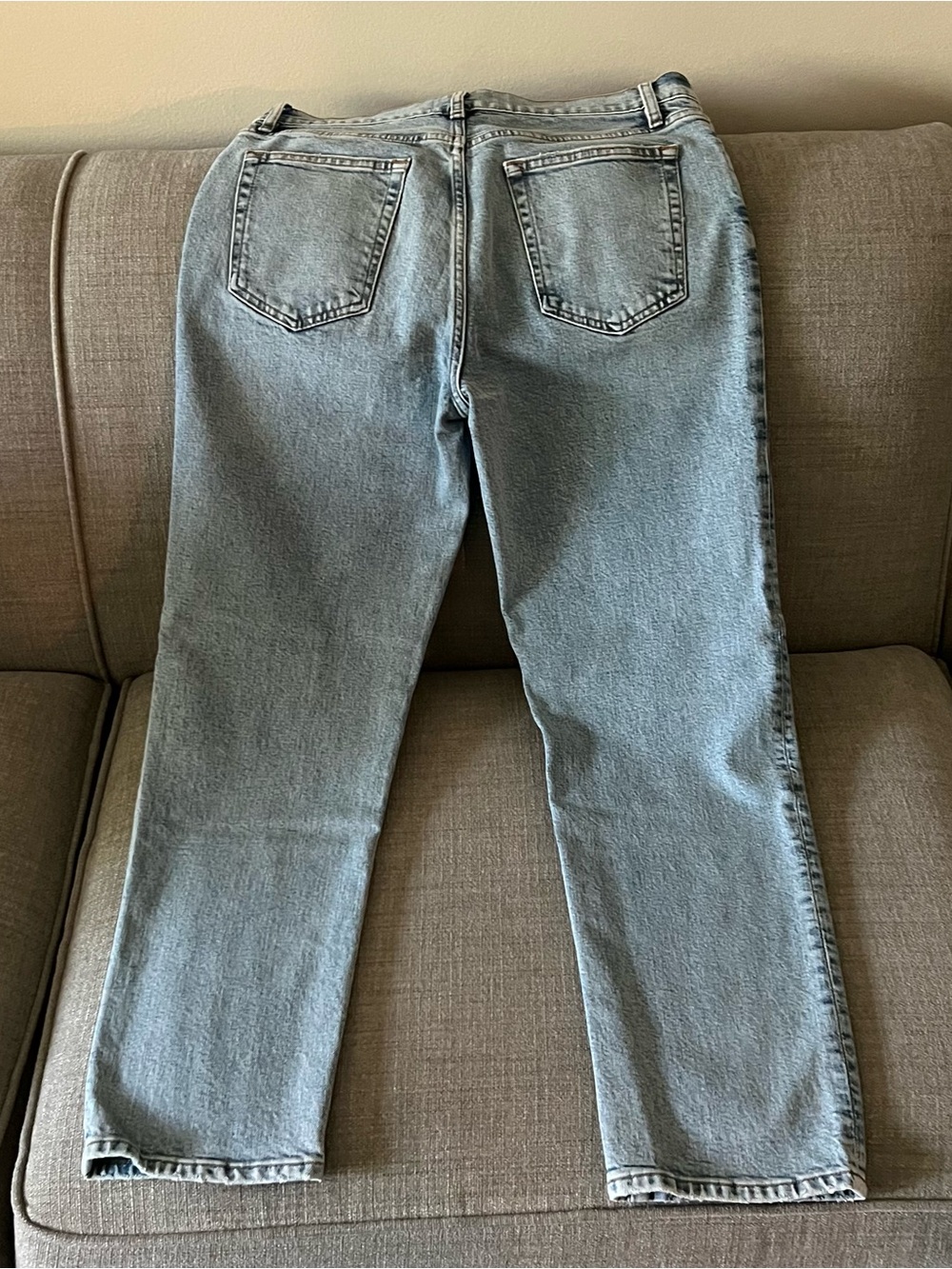 FRAME The Borrowed Boyfriend Mid Rise Ankle Jeans - Picture 6 of 10
